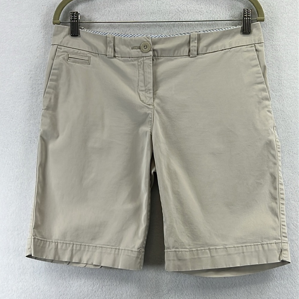 Tommy Hilfiger Women’s Chino Shorts Sz 8 Cream Flat Front Casual Cotton/Spandex